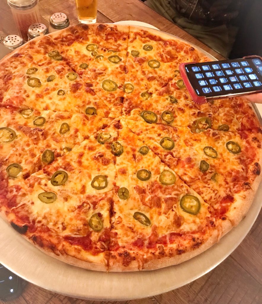 ピザスライス ピザを食べてアメリカを感じさせてくれる店 東京都渋谷区 代官山 ねーさんらいふ